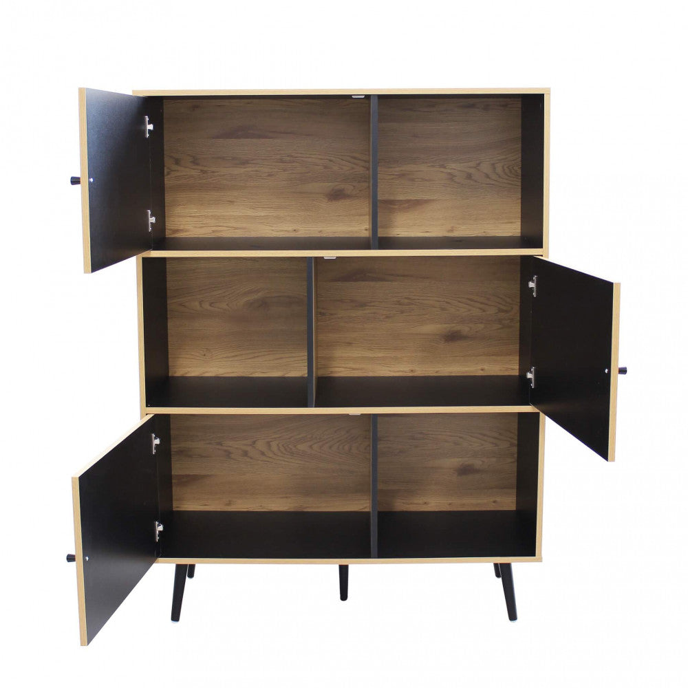 Struttura interna della credenza Elwood con tutte le ante aperte su sfondo bianco.