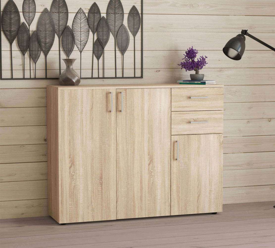 Credenza Flexi posizionata in un ambiente rustico contemporaneo con pannelli in legno e lampada scura.