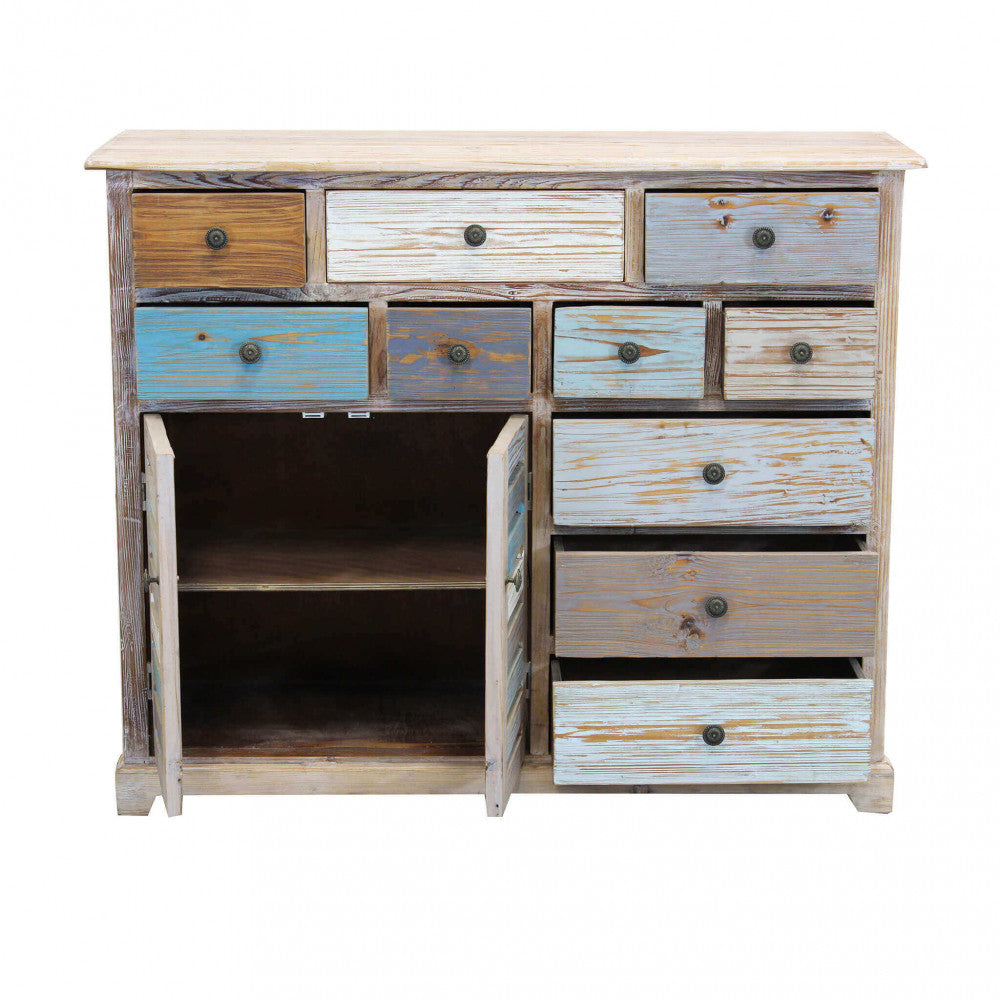 Credenza GREG in legno con ante a persiana aperte che mostrano i capienti ripiani interni.