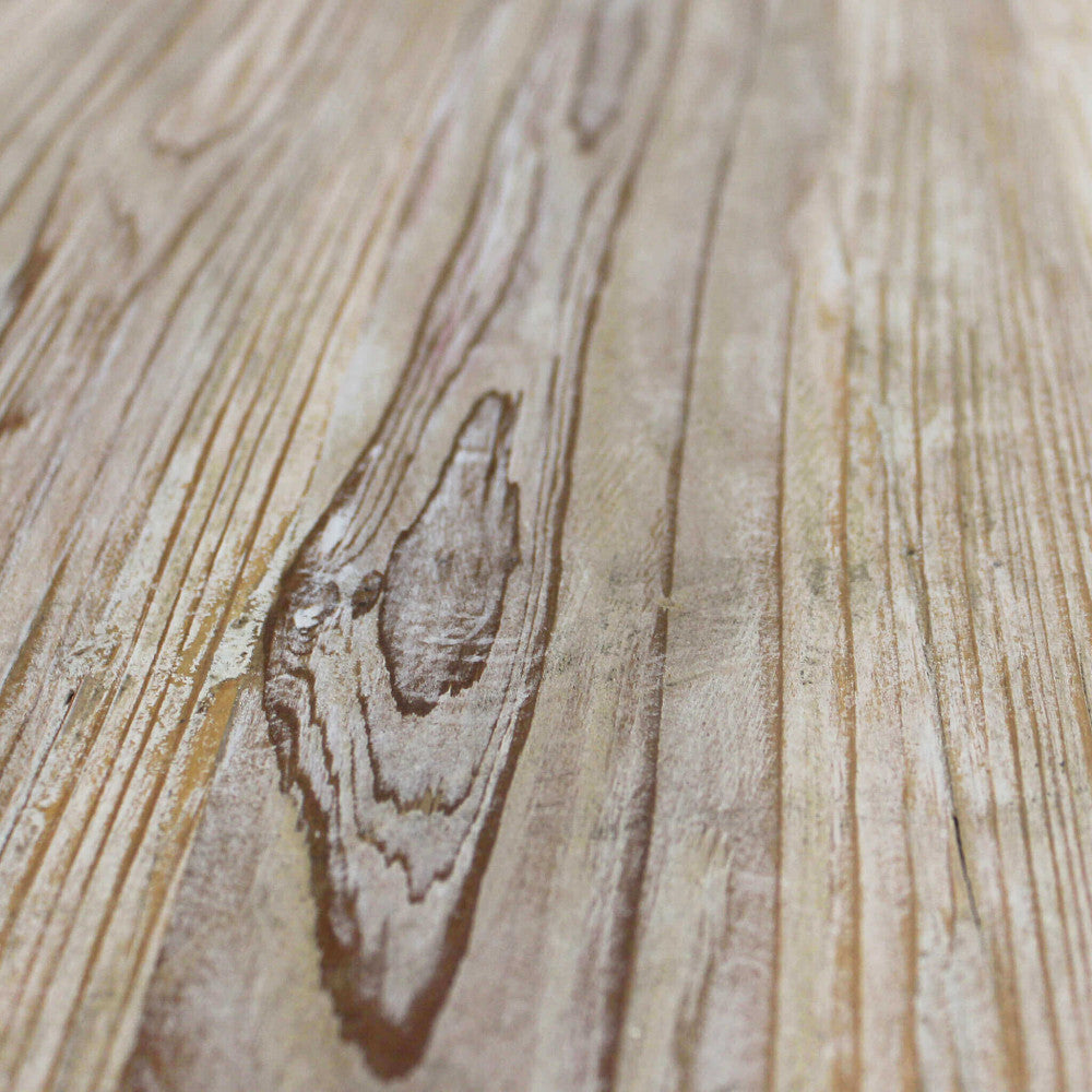 Macro della texture del legno invecchiato della credenza GREG, con venature naturali a vista.