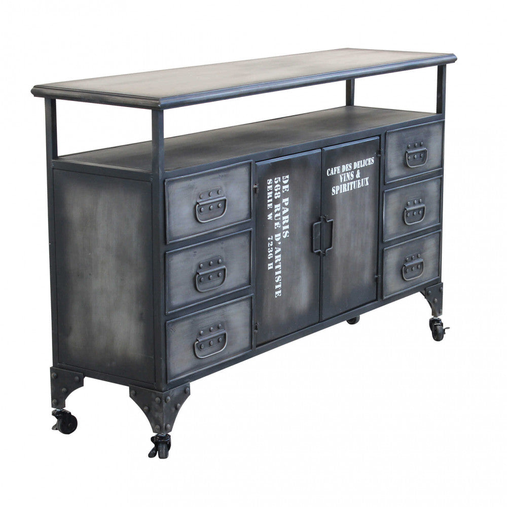 Vista angolare della credenza industriale in acciaio grigio antracite su sfondo bianco.