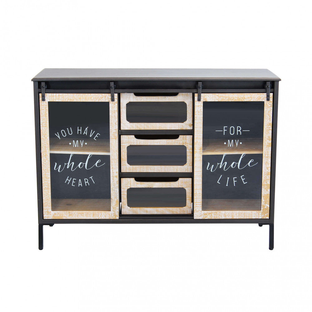 Vista frontale simmetrica della credenza Florent su sfondo bianco, con le ante scorrevoli posizionate ai lati per mostrare le scritte decorative sui vetri.