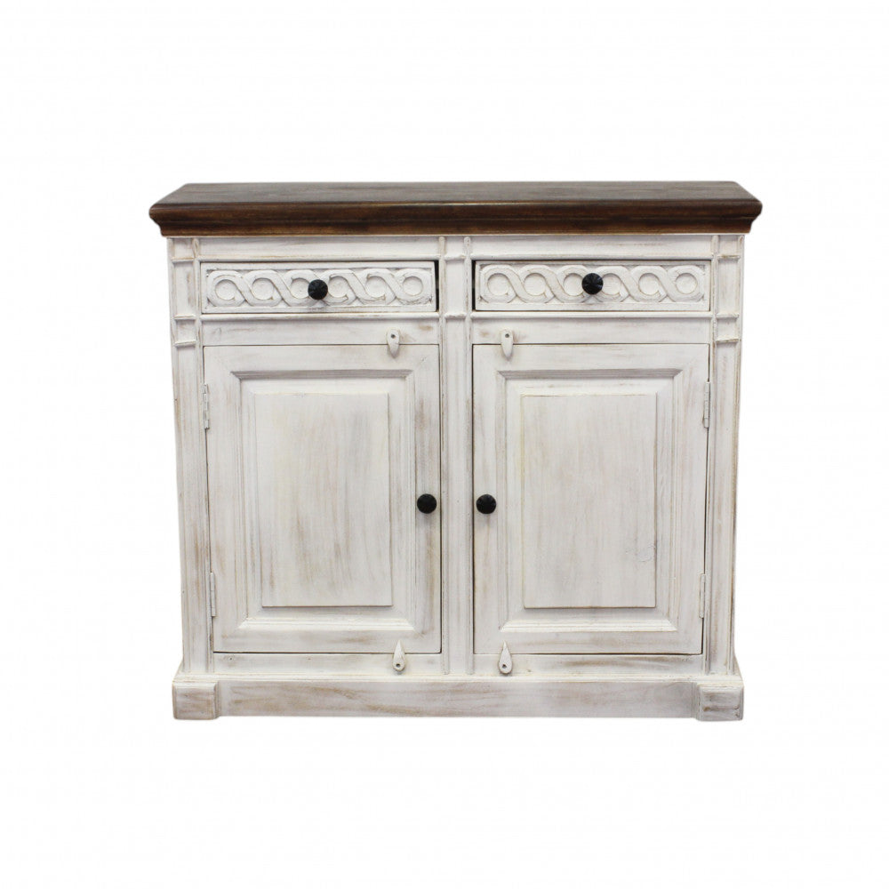 Vista frontale della credenza JARRETT isolata su sfondo bianco.