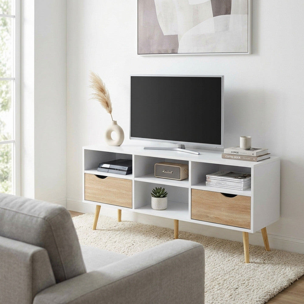Vista angolare del porta TV Brody che mostra i vani aperti e i cassetti con finitura in legno naturale.