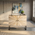 Credenza Samuel in legno e metallo posizionata in un loft industriale con luce naturale.