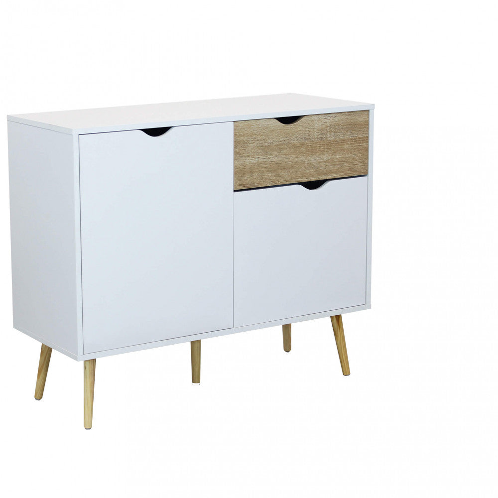 Prospettiva a tre quarti della credenza THEODORE isolata su sfondo bianco, che evidenzia i piedini in legno chiaro e il cassetto a contrasto.