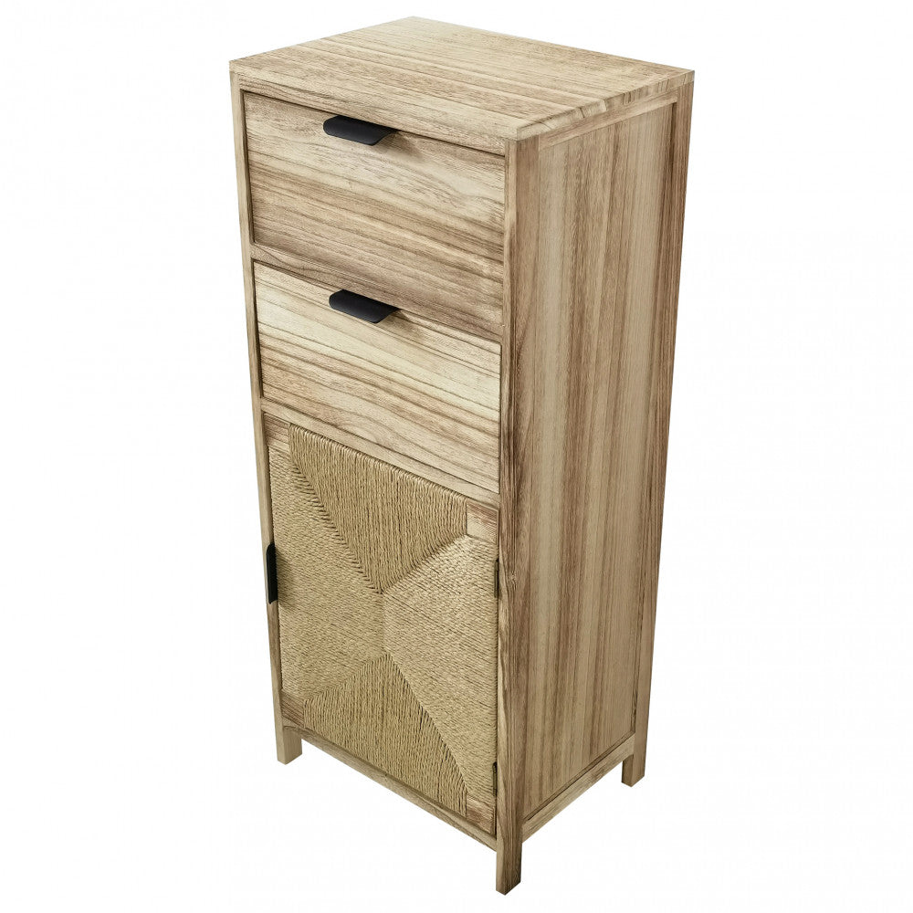 Vista angolare del mobiletto Carlos che mostra i due cassetti in legno e l'anta inferiore in corda intrecciata.
