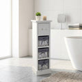 Mobiletto shabby chic Angel bianco posizionato in un bagno luminoso accanto a una vasca.