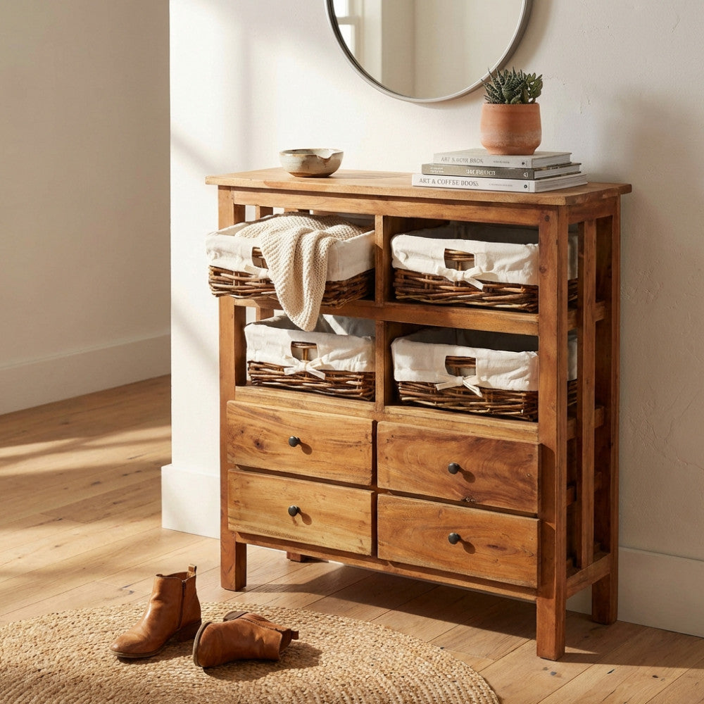 Credenza vintage Sterling decorata con libri e piante, che mostra la texture del legno marrone e le fodere in cotone bianco.