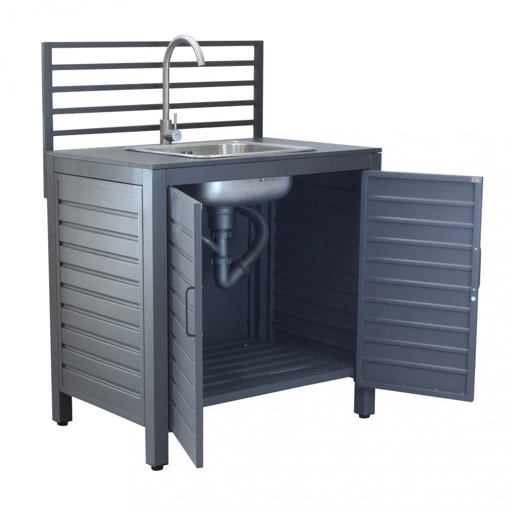 Modulo lavello Oklahoma aperto, che mostra il vano interno spazioso e le tubazioni del lavandino, struttura in alluminio premium-grade.