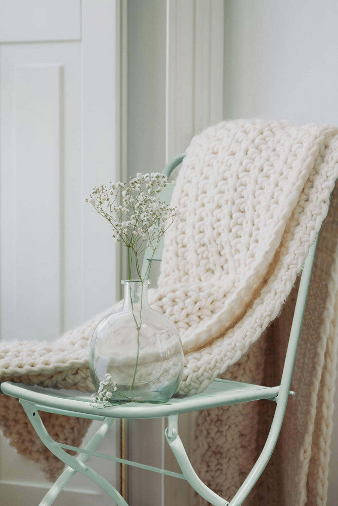 Sedia Bristol Pieghevole: Praticità, Stile e Robustezza in Metallo Antiruggine