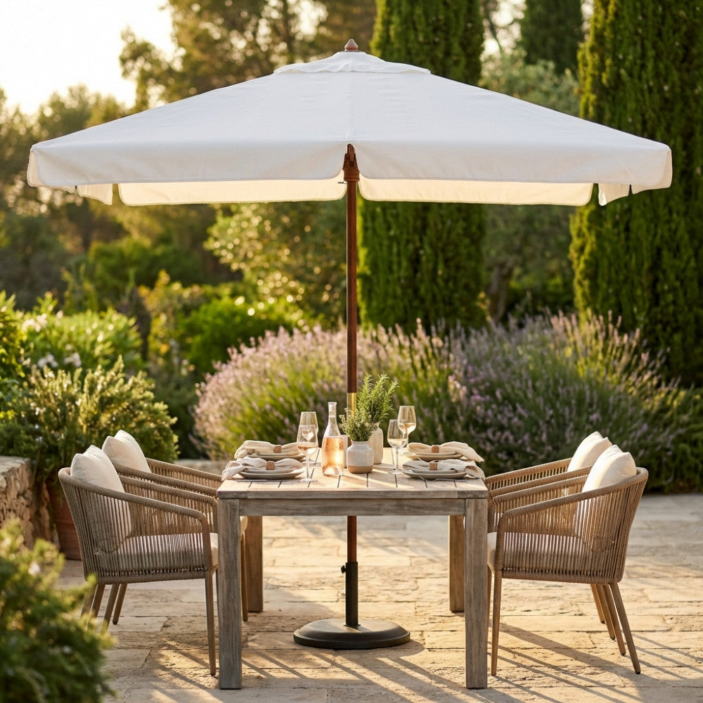 Ombrellone Cosma aperto in un ambiente outdoor