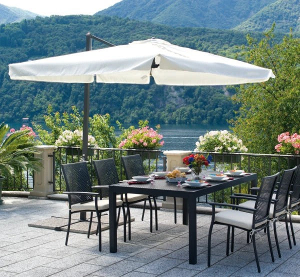 Ombrellone di design moderno grigio 3x2 metri per arredamento esterno.