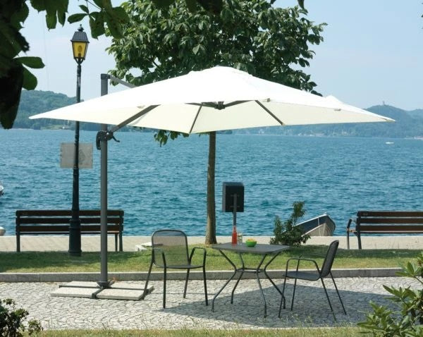 Ombrellone esterno quadrato grigio antivento e facile da usare