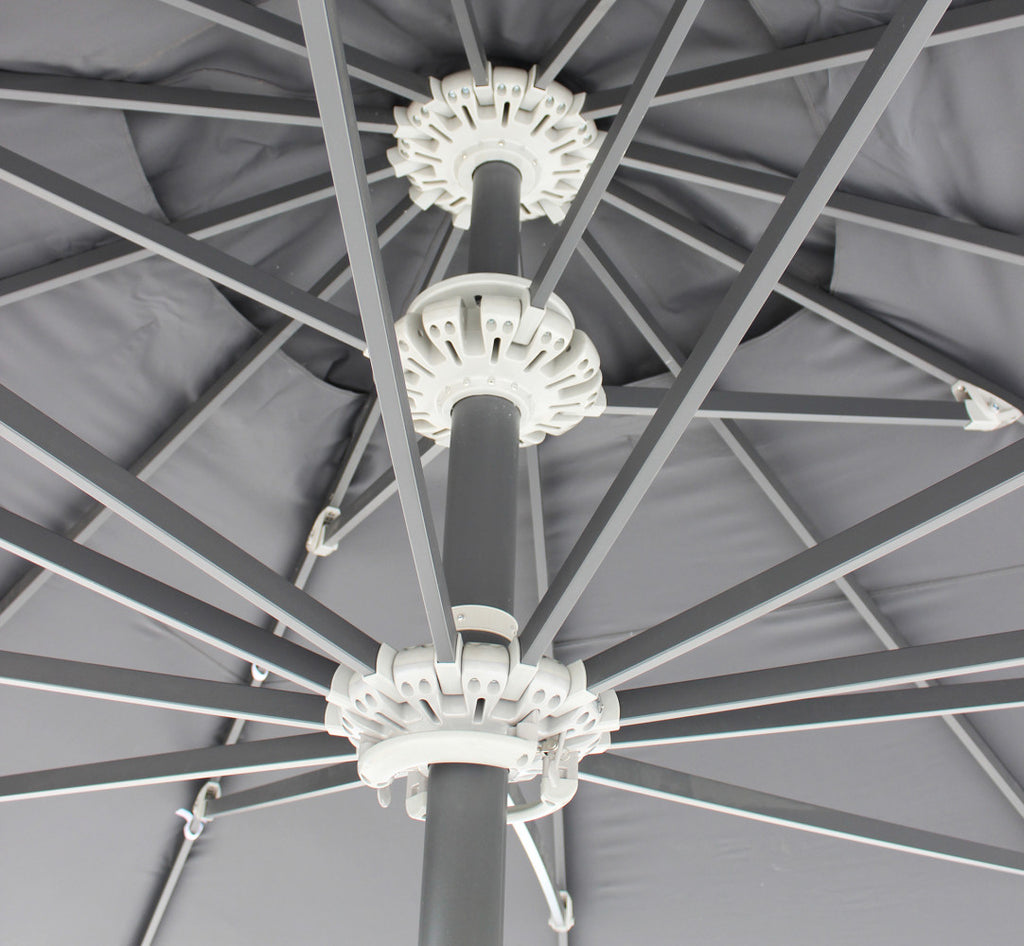 Ombrellone grande quadrato antracite per esterno.