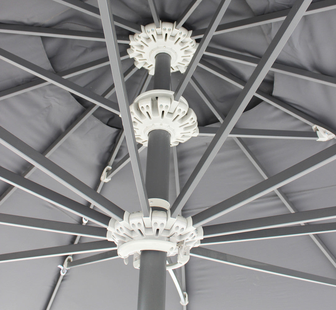 Ombrellone grande quadrato antracite per esterno.