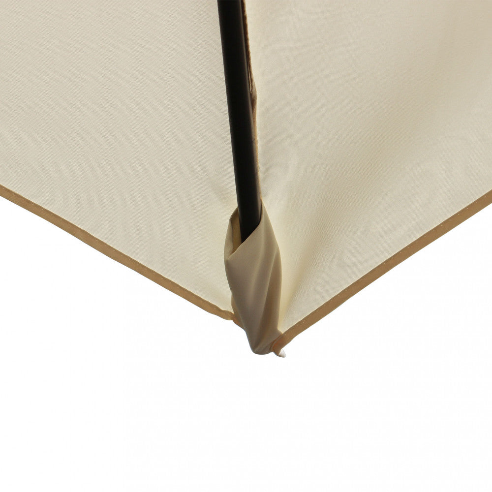 Ombrellone quadrato 3x3 metri con palo centrale nero e telo beige a4