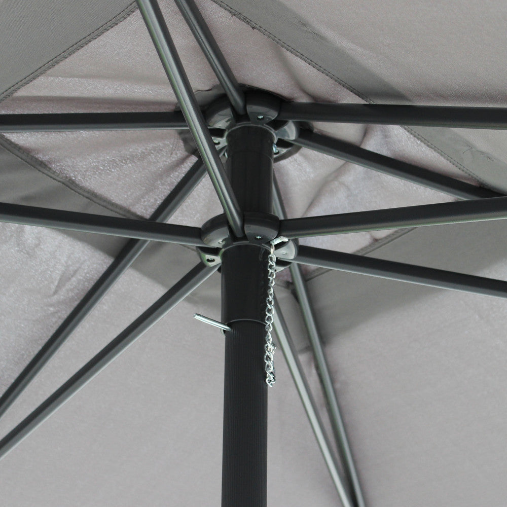 Ombrellone rettangolare nero 2x3 metri con telo grigio.