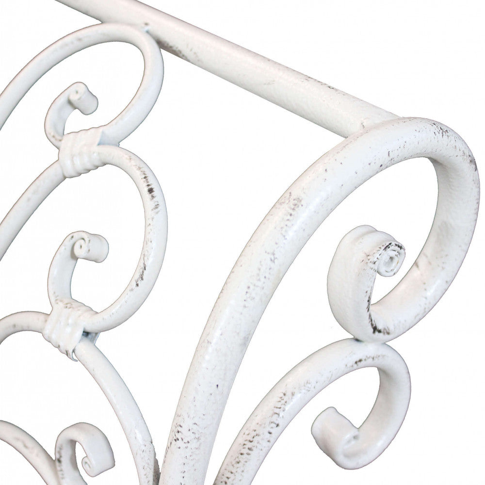 Dettaglio della struttura in metallo e del design vintage della Panca Eloise, mostrando la sua qualità.