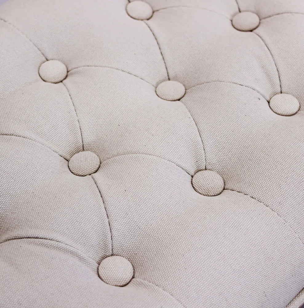 Panca da camera in tessuto beige 110 cm con struttura in legno dettaglio seduta