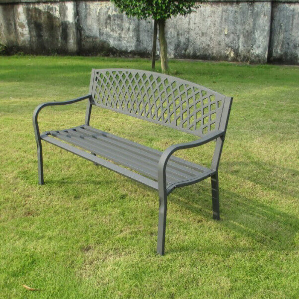 Panchina Montreal 2 P in acciaio verniciato a polvere colore antracite, posizionata in un ambiente esterno.