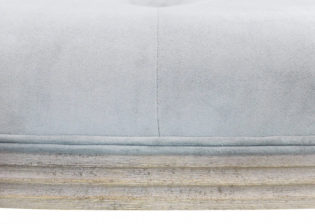 particolare della seduta della Panca imbottita Margi velluto grigio 125cm per fondo letto o salotto con struttura in legno