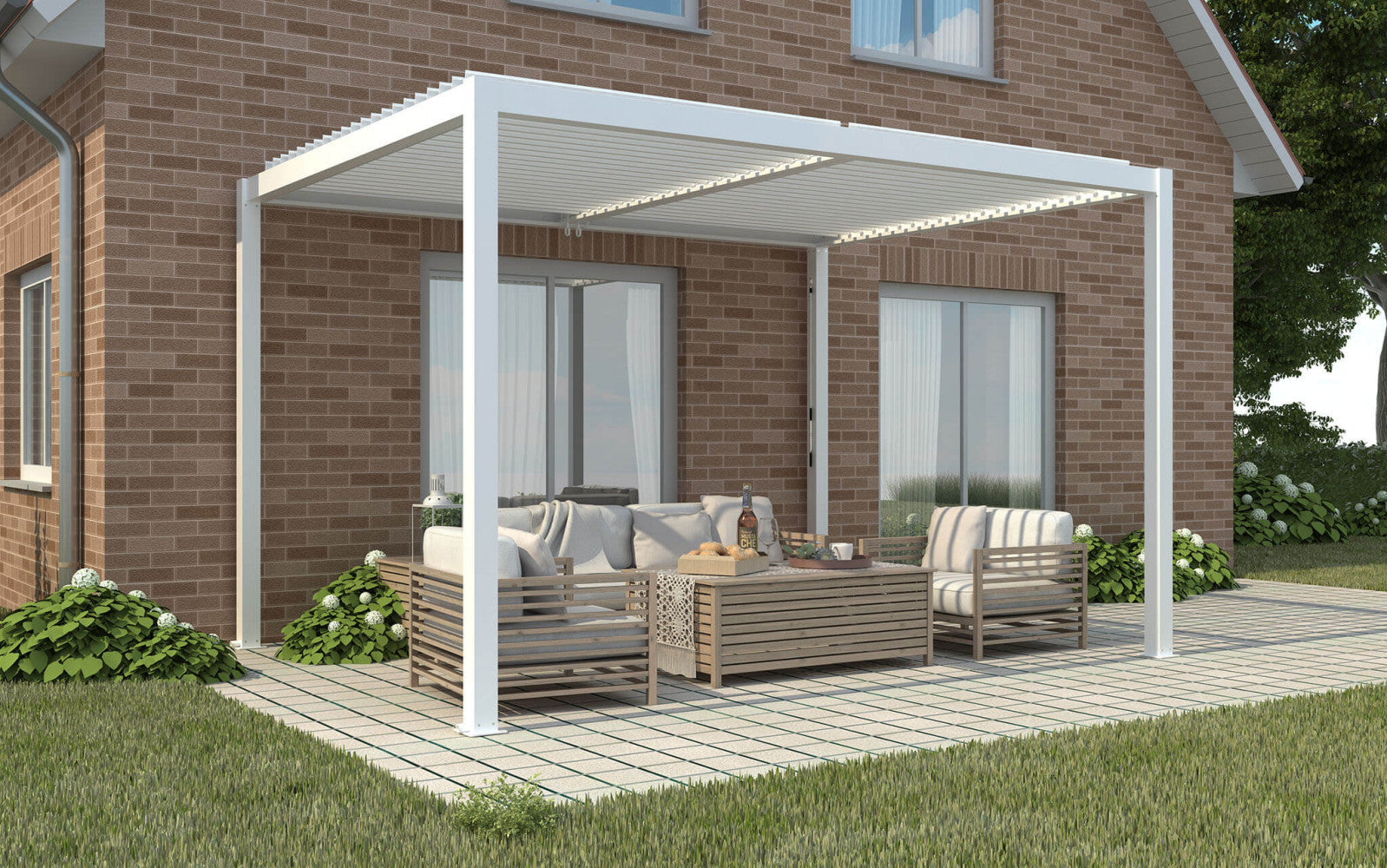 Pergola bioclimatica 3x3 bianca by Albert in un giardino moderno con zona lounge esterna