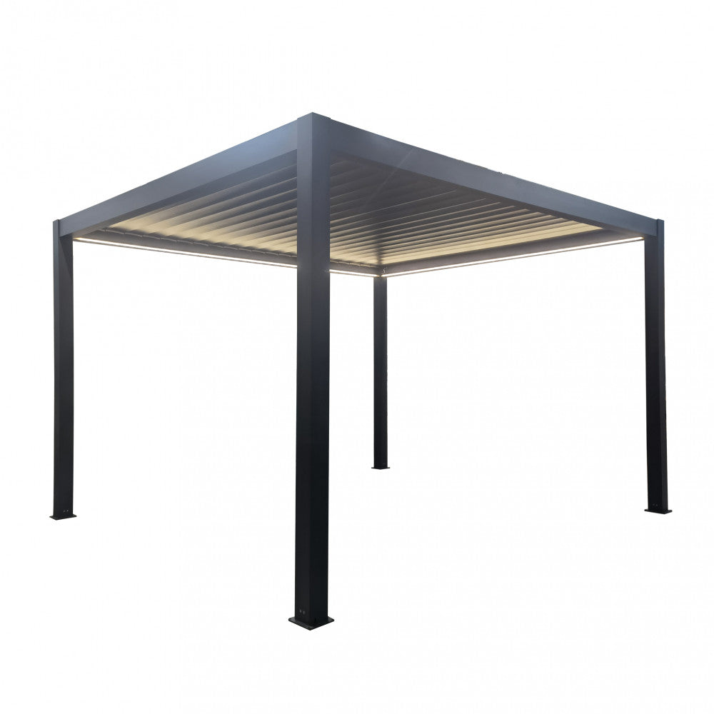 Struttura isolata della pergola bioclimatica grigio antracite con luci LED accese.