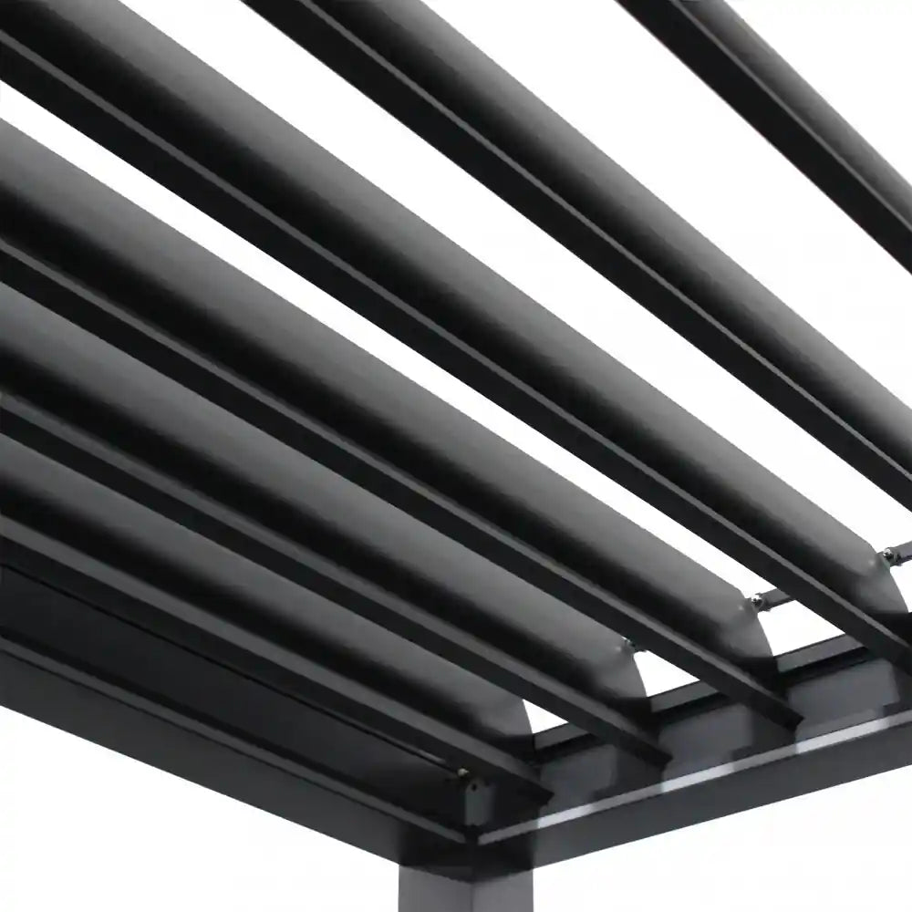 Dettaglio lamelle orientabili con LED integrati della pergola bioclimatica 4x4 by Albert