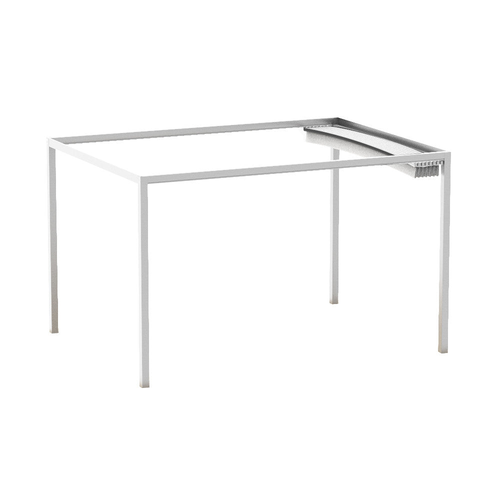 Struttura della pergola motorizzata con copertura retratta, evidenziando il telaio minimalista in alluminio bianco.