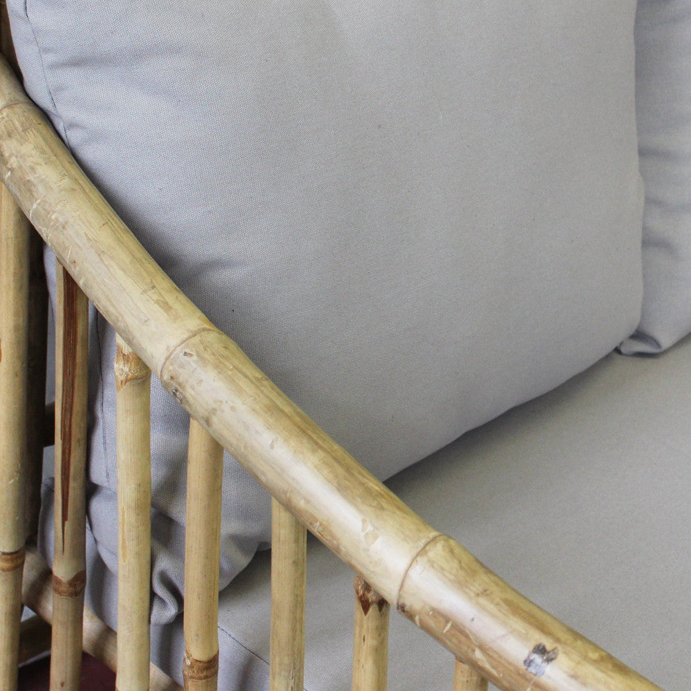 Poltrona Bronx in un ambiente interno arredato con stile.