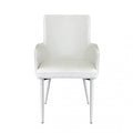 Poltrona Camille di colore bianco, imbottita con braccioli, design moderno, vista frontale.
