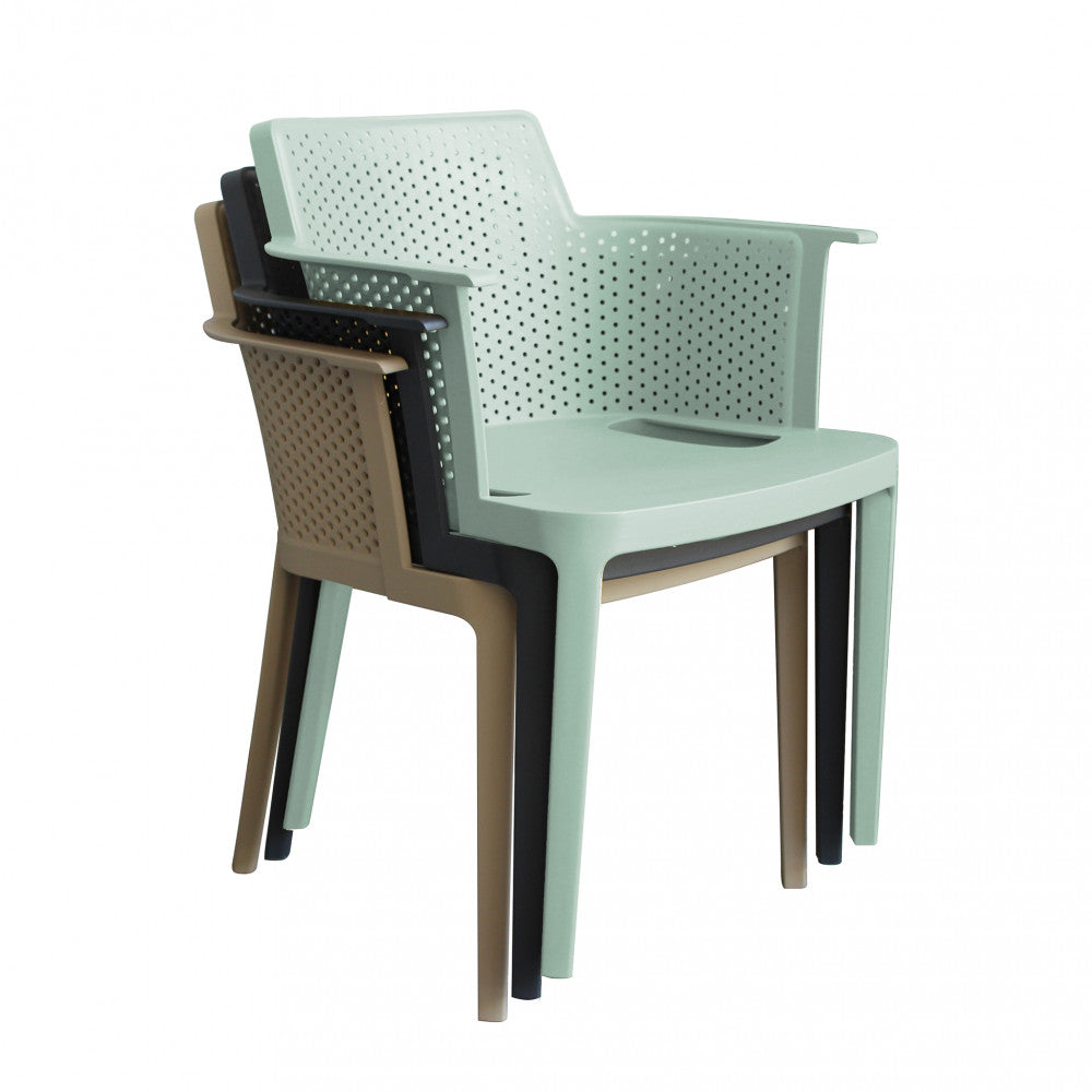 Poltrona Cathy color verde chiaro in polipropilene, leggera e resistente.