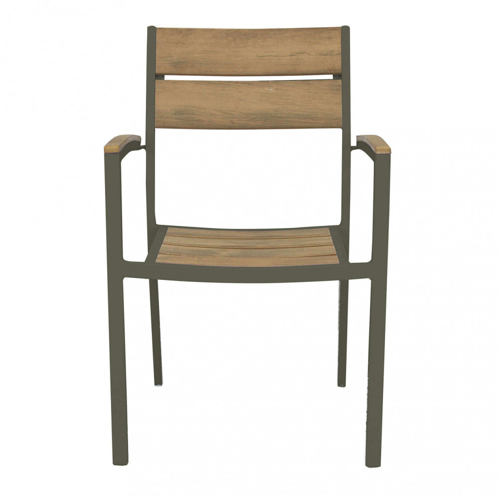 Vista frontale della poltrona CAYMAN, con focus sulla seduta ergonomica e i braccioli in polywood taupe.