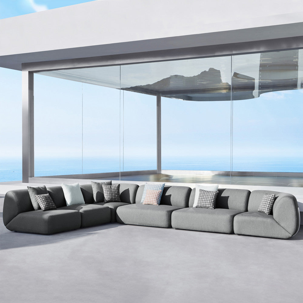 Ampia composizione modulare Vancouver in una lussuosa terrazza panoramica con vista sull'oceano.