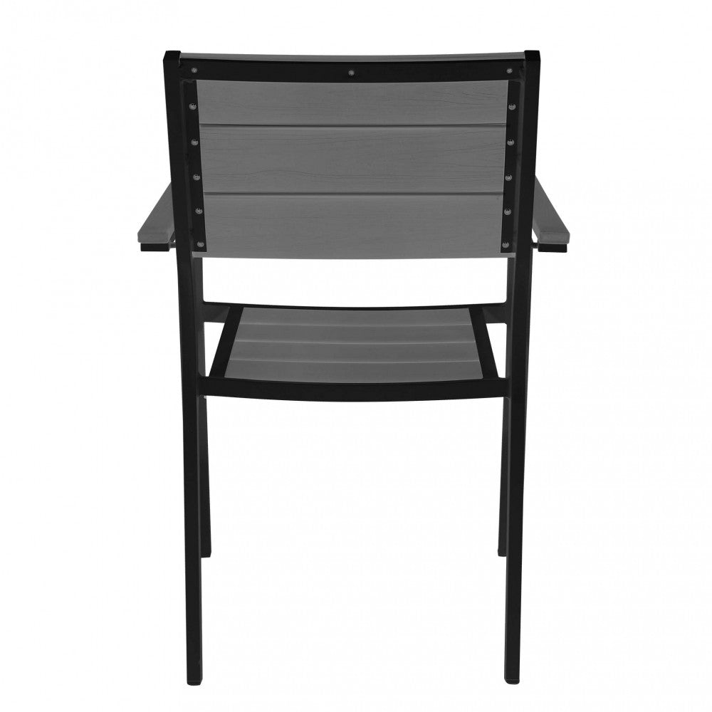 Dettaglio della combinazione di alluminio verniciato e doghe in polywood della Poltrona da Esterno Cervia.