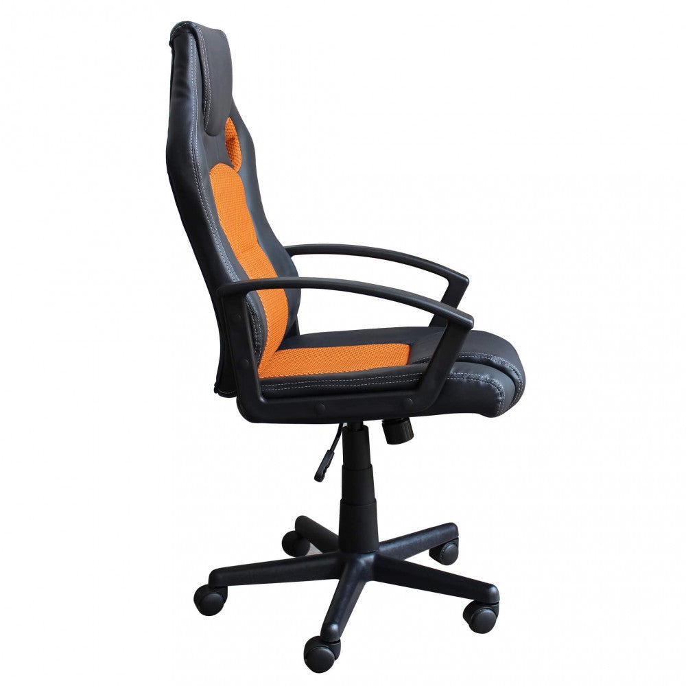 Profilo laterale della seduta gaming, che sottolinea la curvatura ergonomica dello schienale progettata per il massimo supporto.