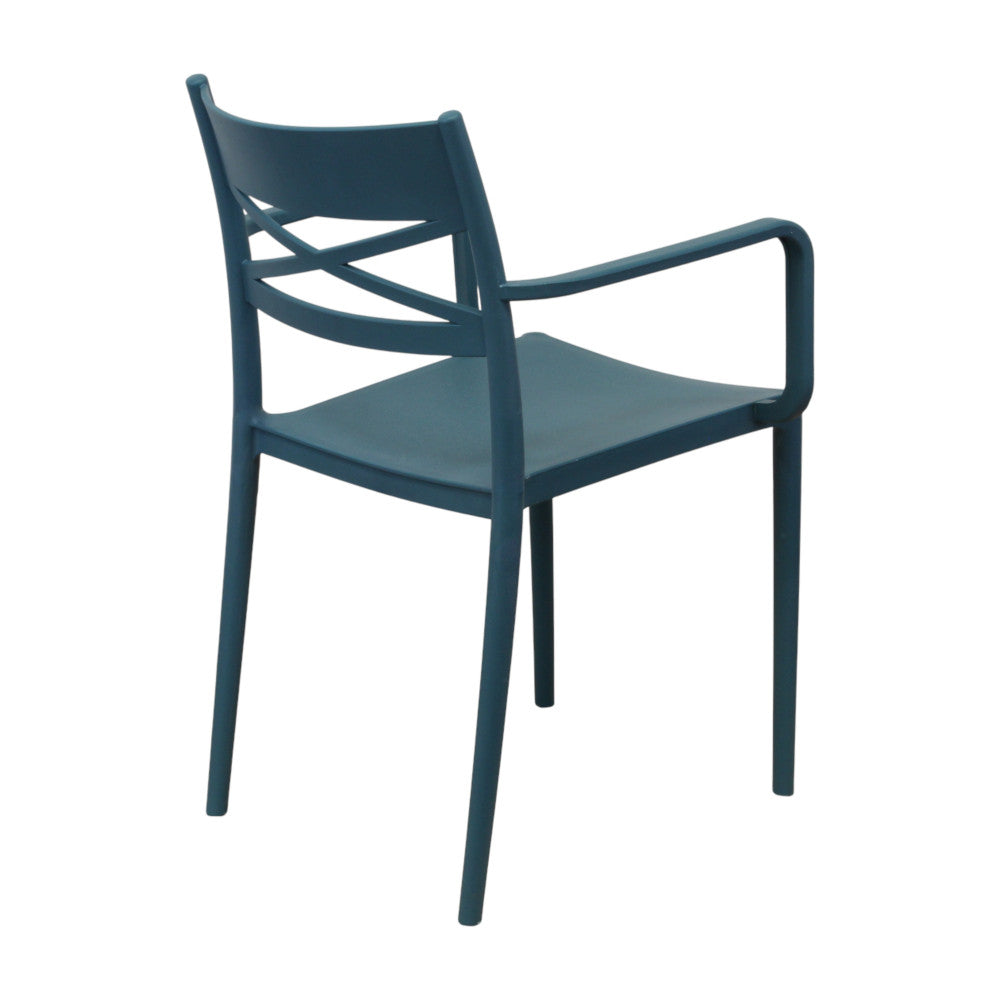 Vista posteriore angolata della poltrona Darleen blu, che mostra la struttura robusta delle gambe e l'ergonomia dei braccioli.