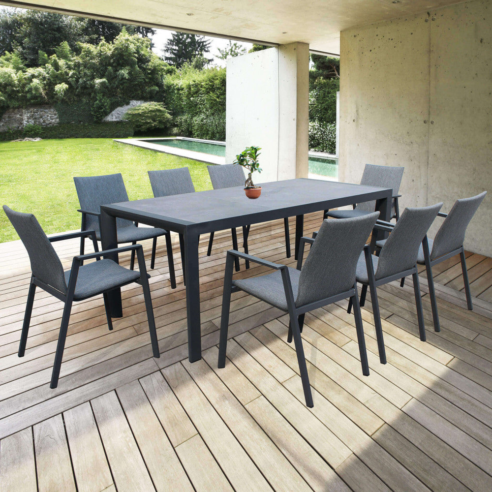 Poltrona da Esterno Djerba impilabile color antracite, in alluminio e textilene imbottito.