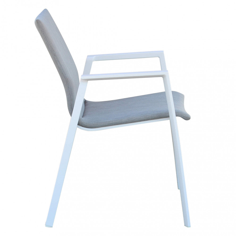 Poltrona da Esterno Djerba impilabile bicolore, bianca e grigia, in alluminio e textilene imbottito.