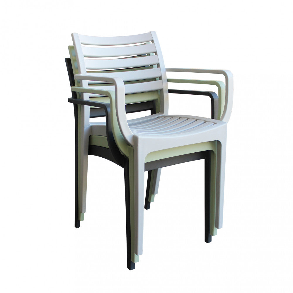 Dettaglio della struttura in polipropilene della poltrona Eveline.