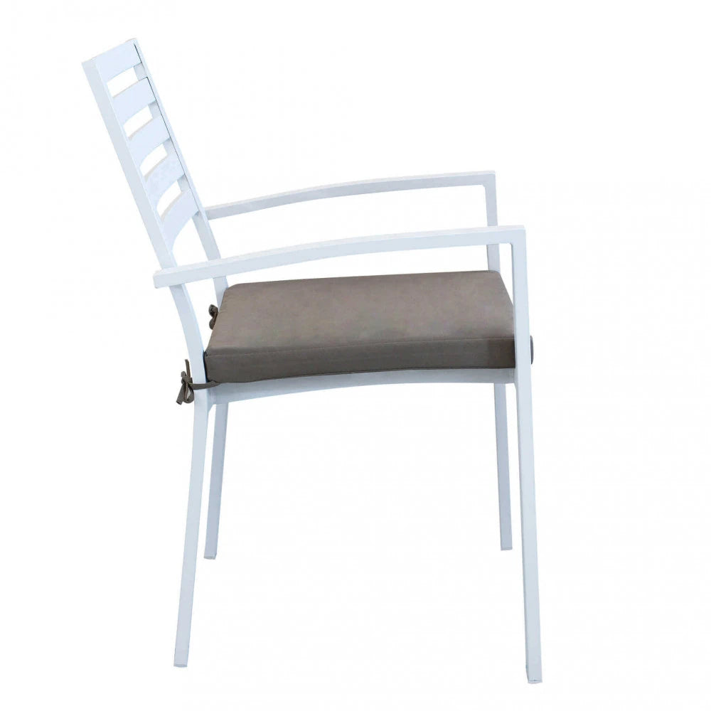 Poltrona Formentera Bianca con braccioli in alluminio e cuscino Taupe incluso, design moderno e antiruggine per esterni, vista laterale