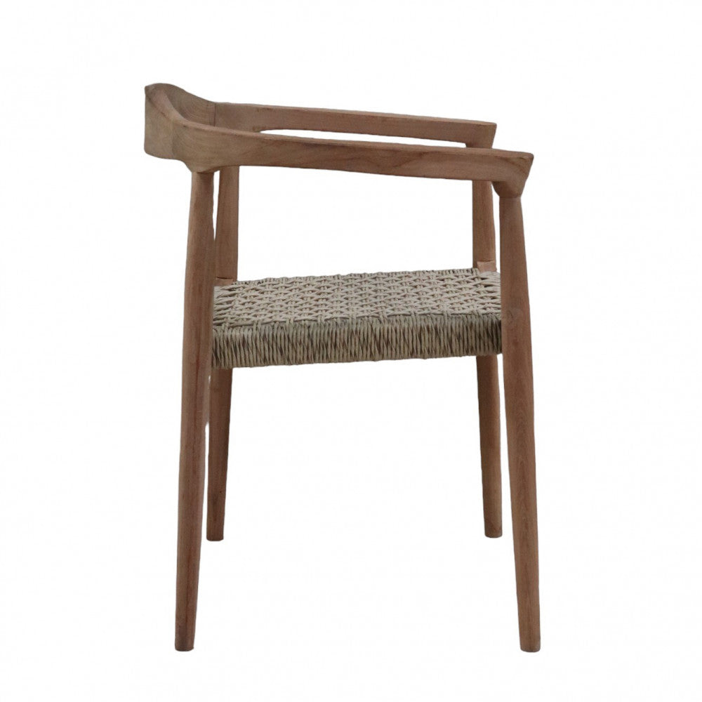 Vista di profilo della poltrona Harvard in teak che mostra l'inclinazione ergonomica dello schienale e la struttura solida.
