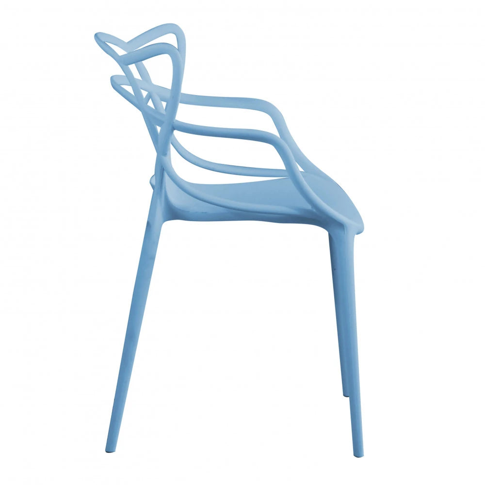 Poltrona Lily Azzurra in Plastica: Essenzialità e Serenità di Colore