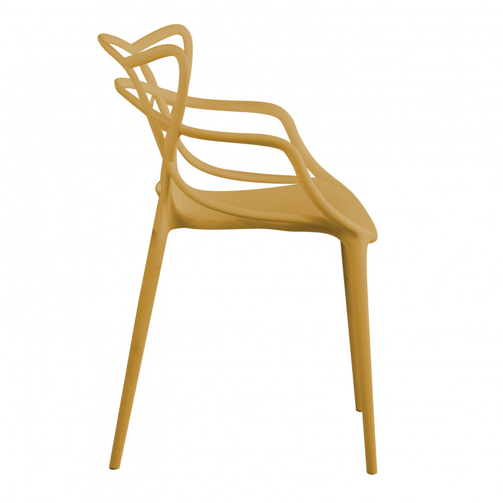 Poltrona Lily in plastica color giallo senape con braccioli e quattro gambe sottili, profilo sinistra