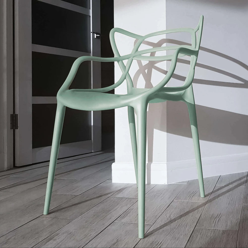 Poltrona Lily Verde in Plastica: Comfort Essenziale e Tocco di Natura, panoramica primo piano