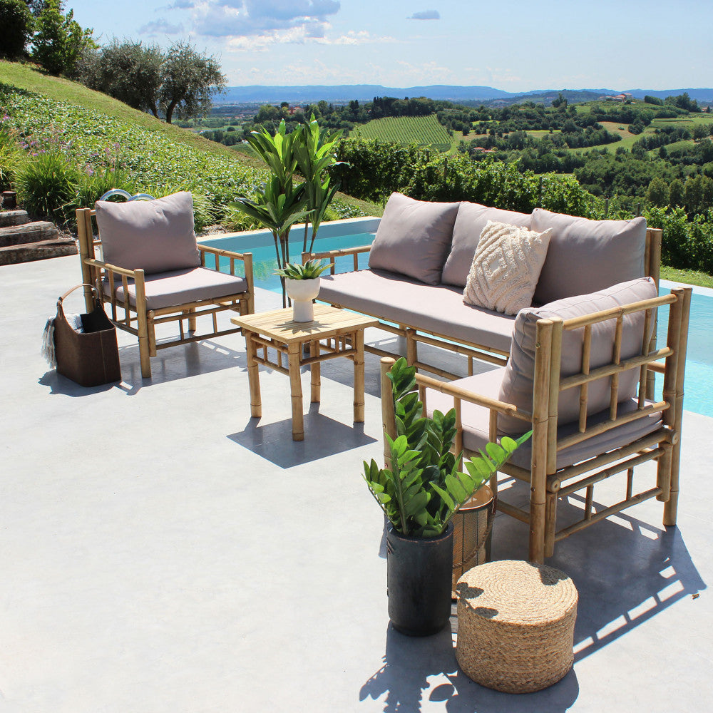 Poltrona Margarita in bamboo con cuscino, design naturale.