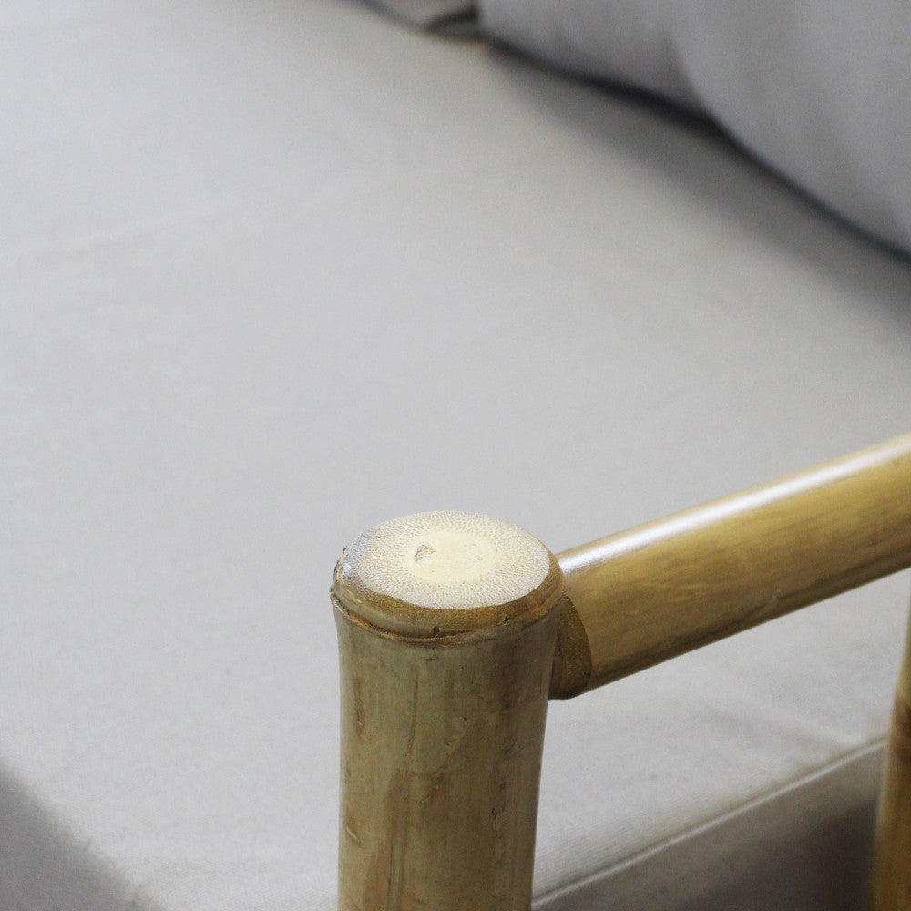 Poltrona Margarita in bamboo con cuscino, design naturale