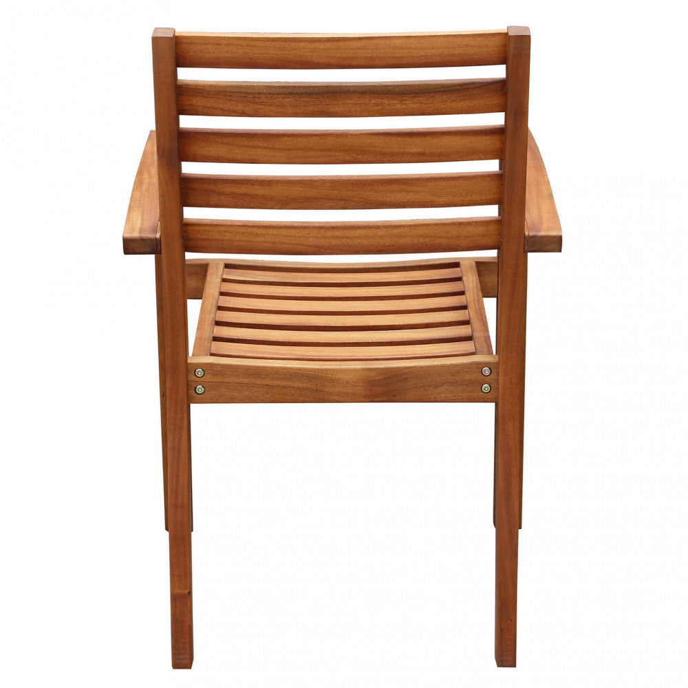 Poltrona da Esterno Minerva impilabile in legno di acacia massiccio colore naturale.