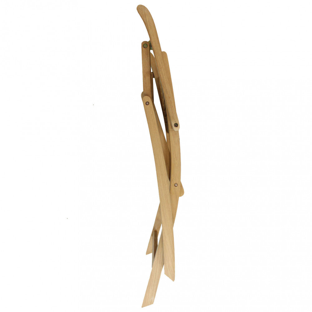 Poltrona Mirage in legno teak completamente chiusa e piegata, evidenziando il profilo sottile per ottimizzare lo spazio.